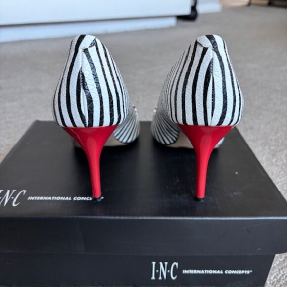 INC Women's Stripe Black and White Zitah Pointed Toe Pumps in Perfect Condition - Picture 5 of 7